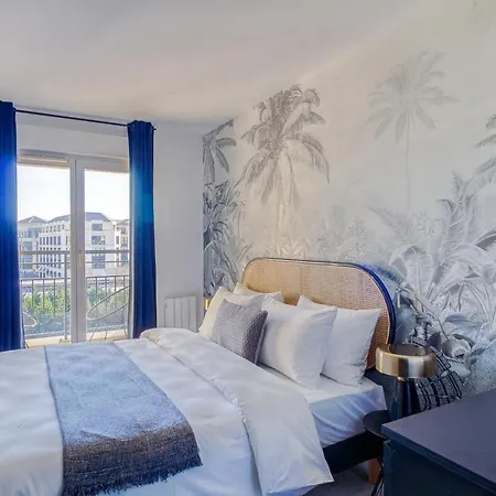 Harmonie, Disneyland Paris, 8 Personnes *